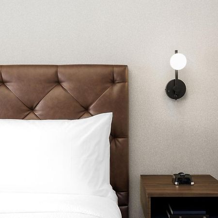 Four Points By Sheraton Kelowna Airport Bagian luar foto