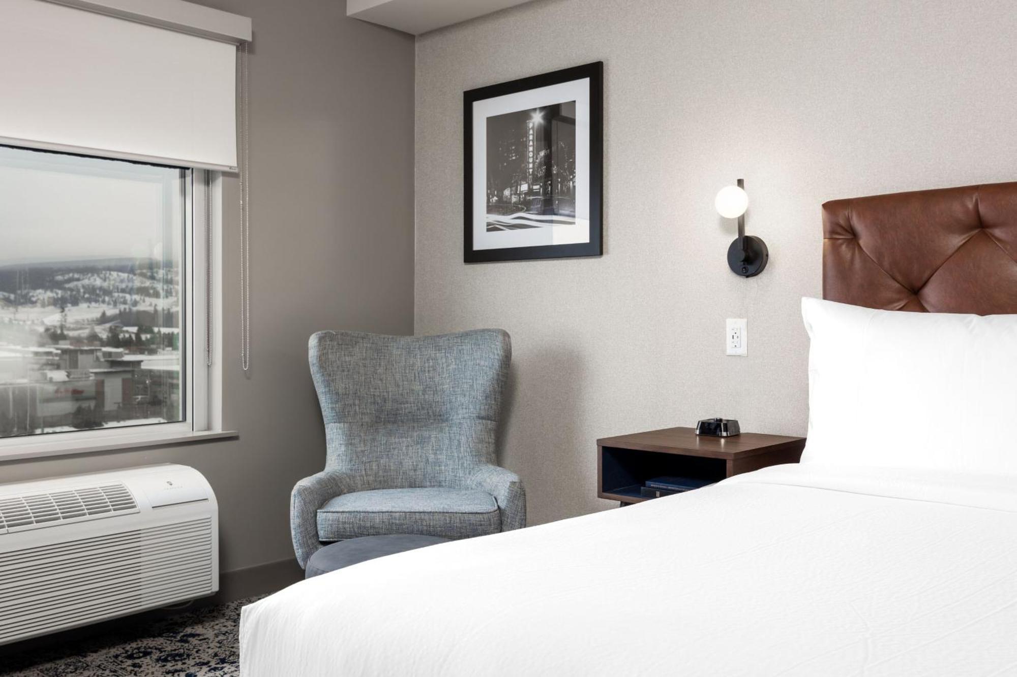 Four Points By Sheraton Kelowna Airport Bagian luar foto