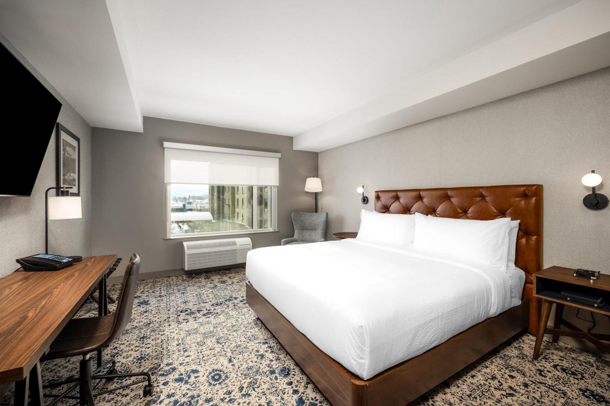 Four Points By Sheraton Kelowna Airport Bagian luar foto