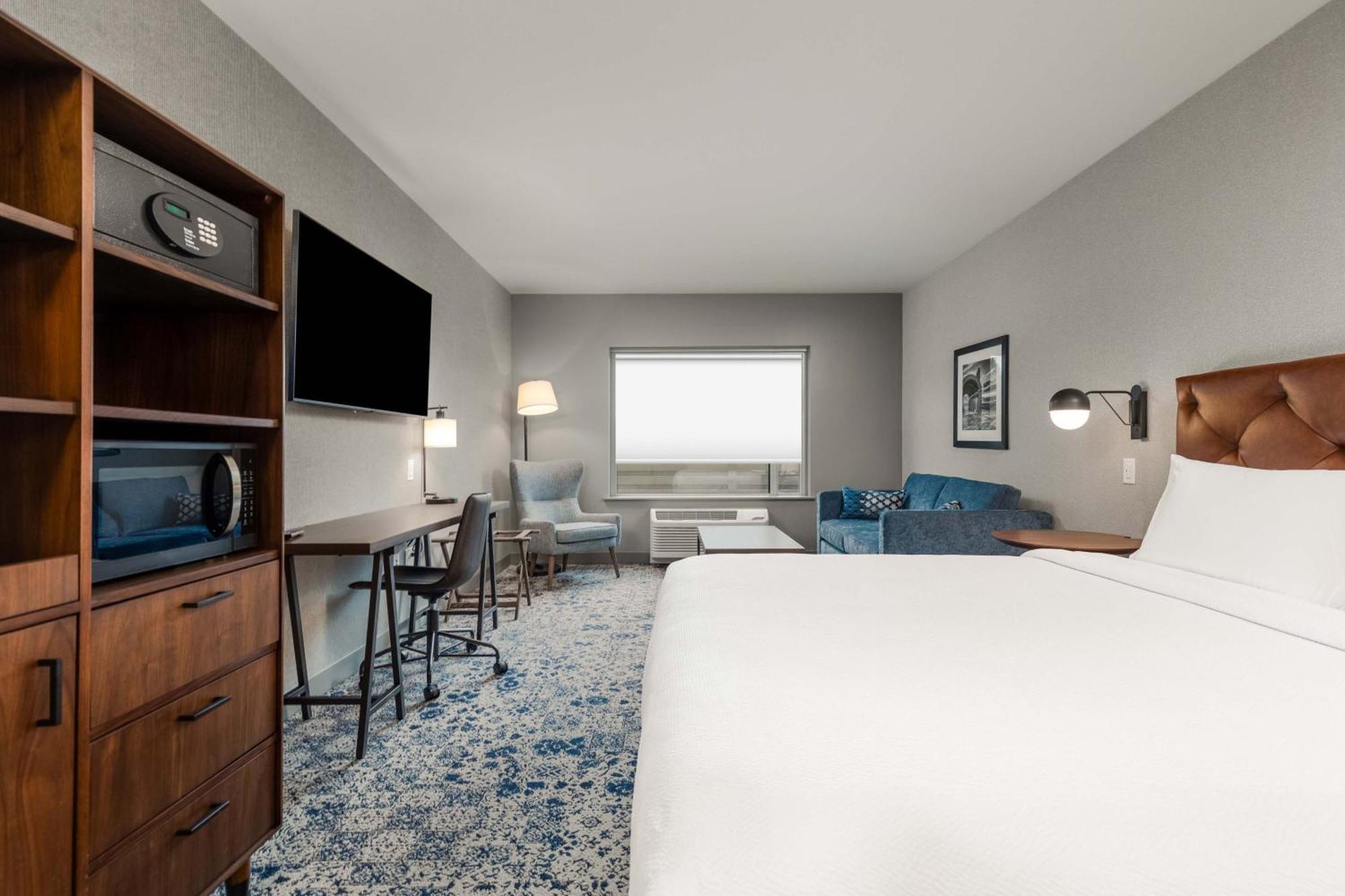 Four Points By Sheraton Kelowna Airport Bagian luar foto