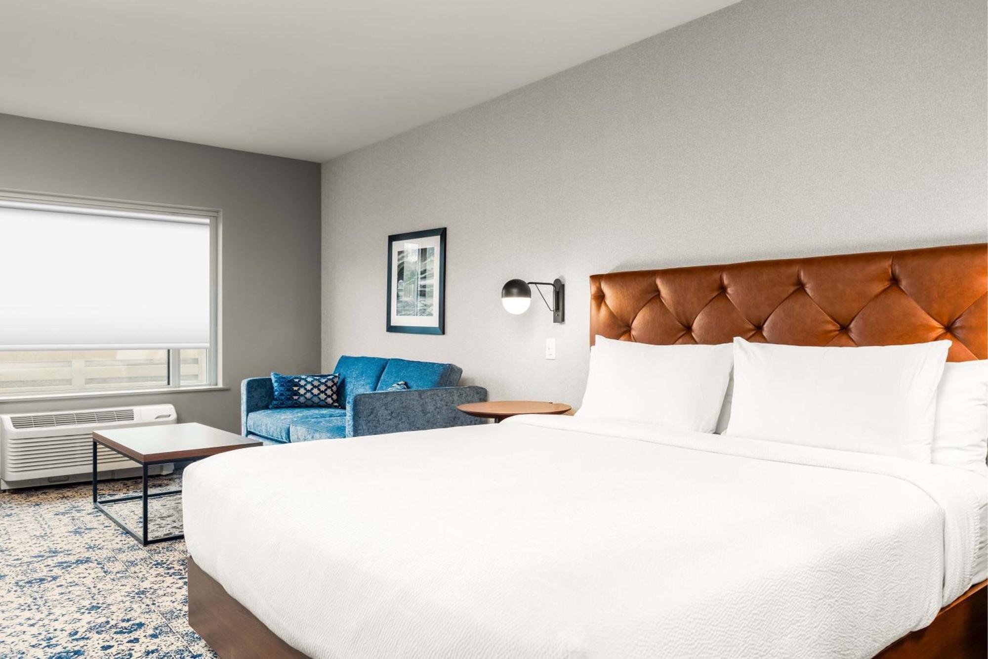 Four Points By Sheraton Kelowna Airport Bagian luar foto