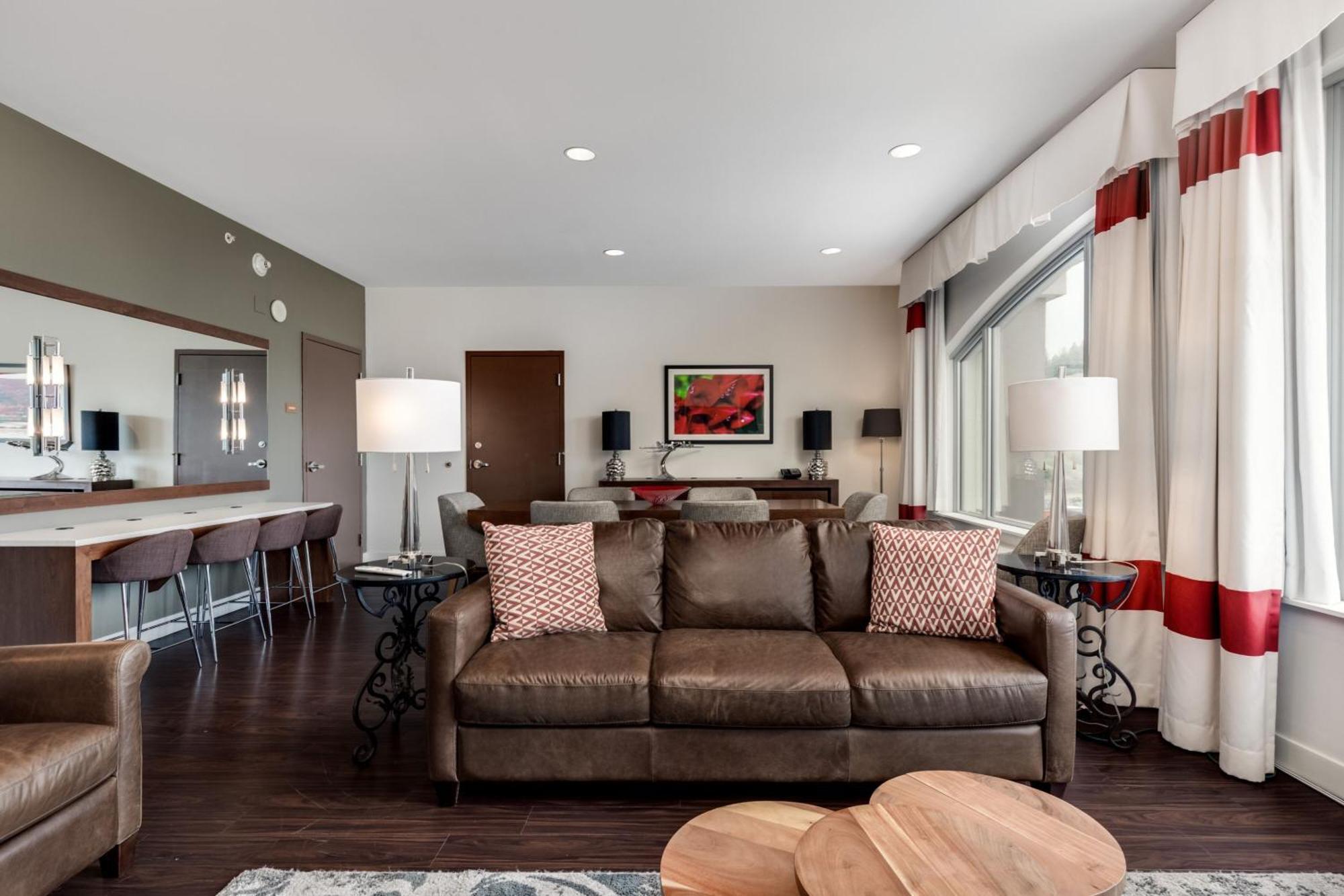 Four Points By Sheraton Kelowna Airport Bagian luar foto