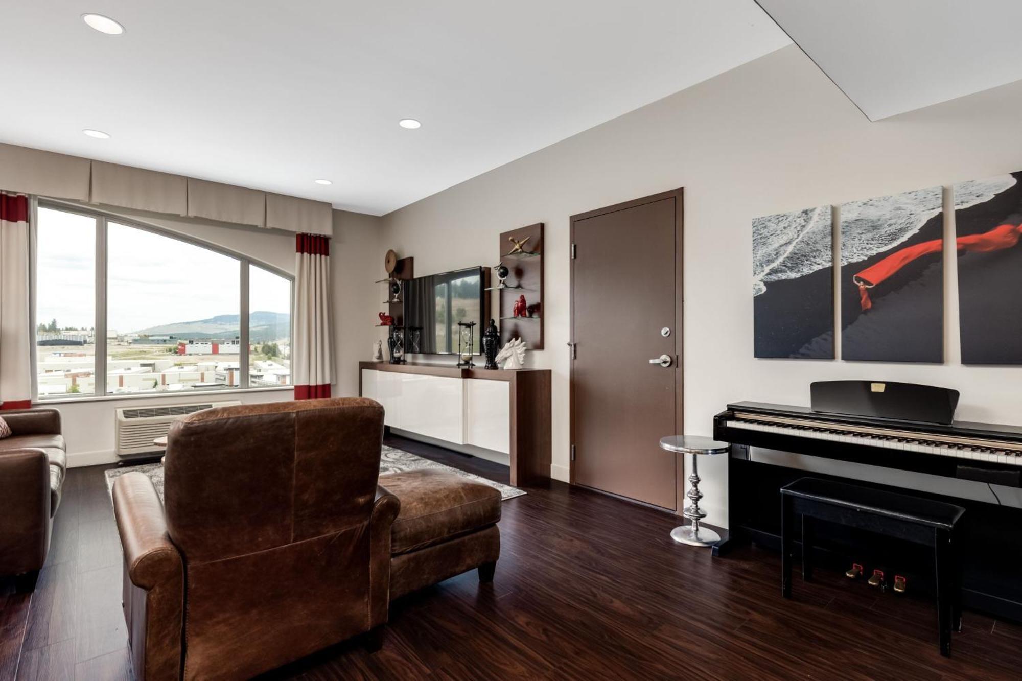 Four Points By Sheraton Kelowna Airport Bagian luar foto