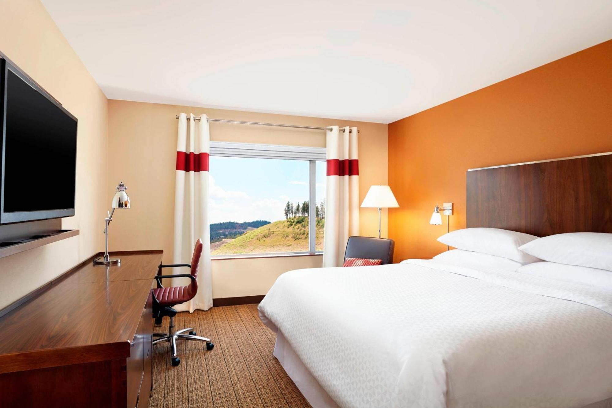 Four Points By Sheraton Kelowna Airport Bagian luar foto