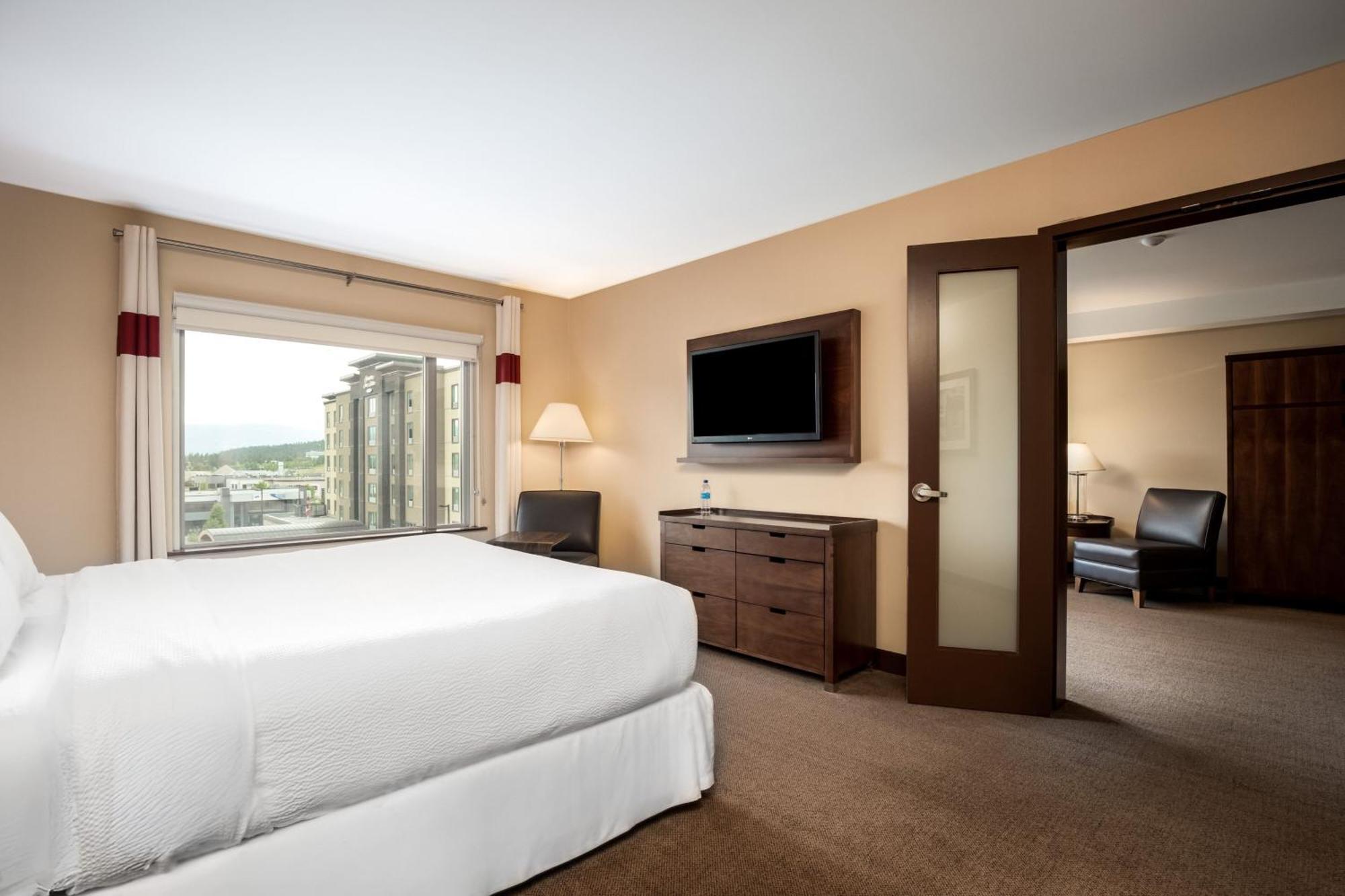 Four Points By Sheraton Kelowna Airport Bagian luar foto