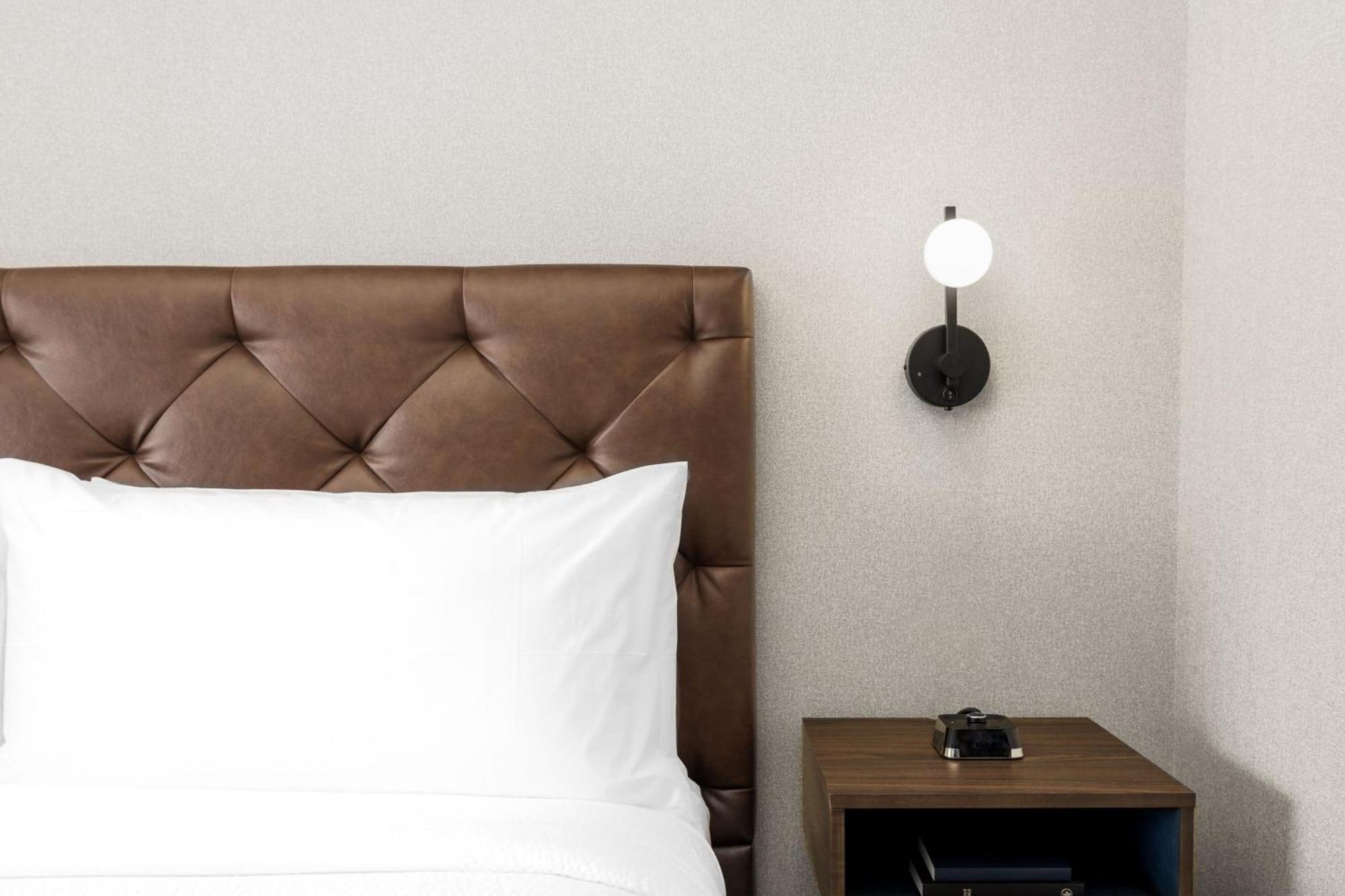 Four Points By Sheraton Kelowna Airport Bagian luar foto